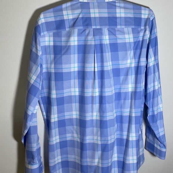 Long sleeve button down size medium in men - Picture 4 of 4